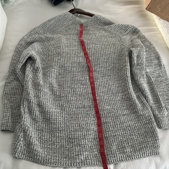 URBAN OUTFITTERS CHUNKY KNIT V-NECK SWEATER NWOT - Picture 6 of 6